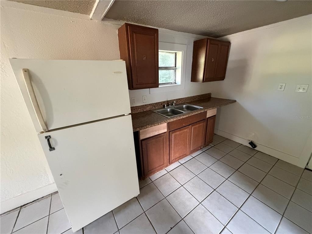 10 Lenox Court - Photo 2