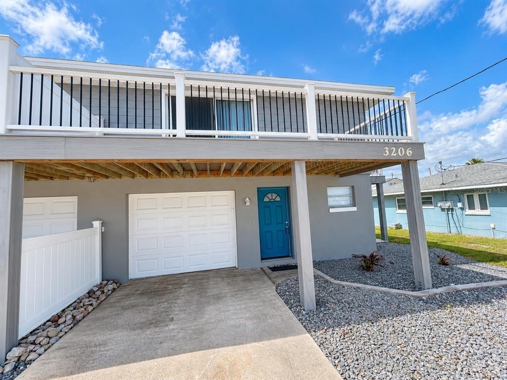 3206 S Atlantic Avenue - Photo 1