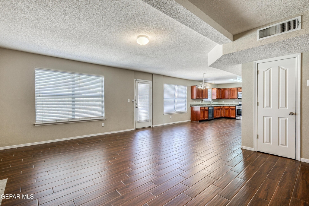 14233 Spanish Point Drive - Photo 11