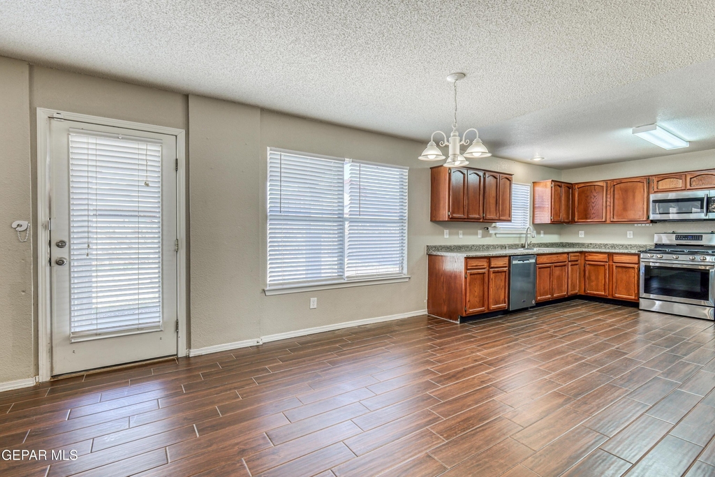 14233 Spanish Point Drive - Photo 20