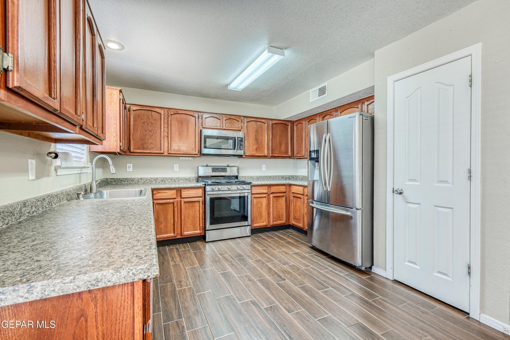 14233 Spanish Point Drive - Photo 12