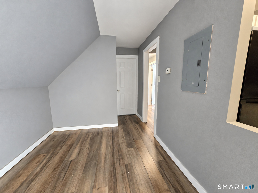 366 Sigourney Street - Photo 5