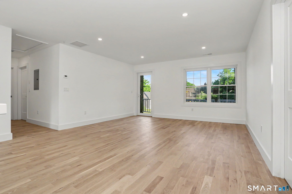 8 Benson Road - Photo 4