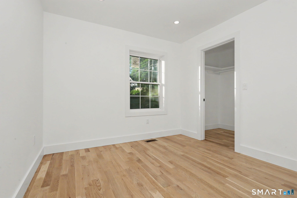 8 Benson Road - Photo 11