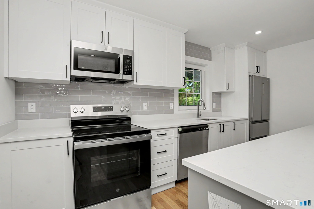 8 Benson Road - Photo 5