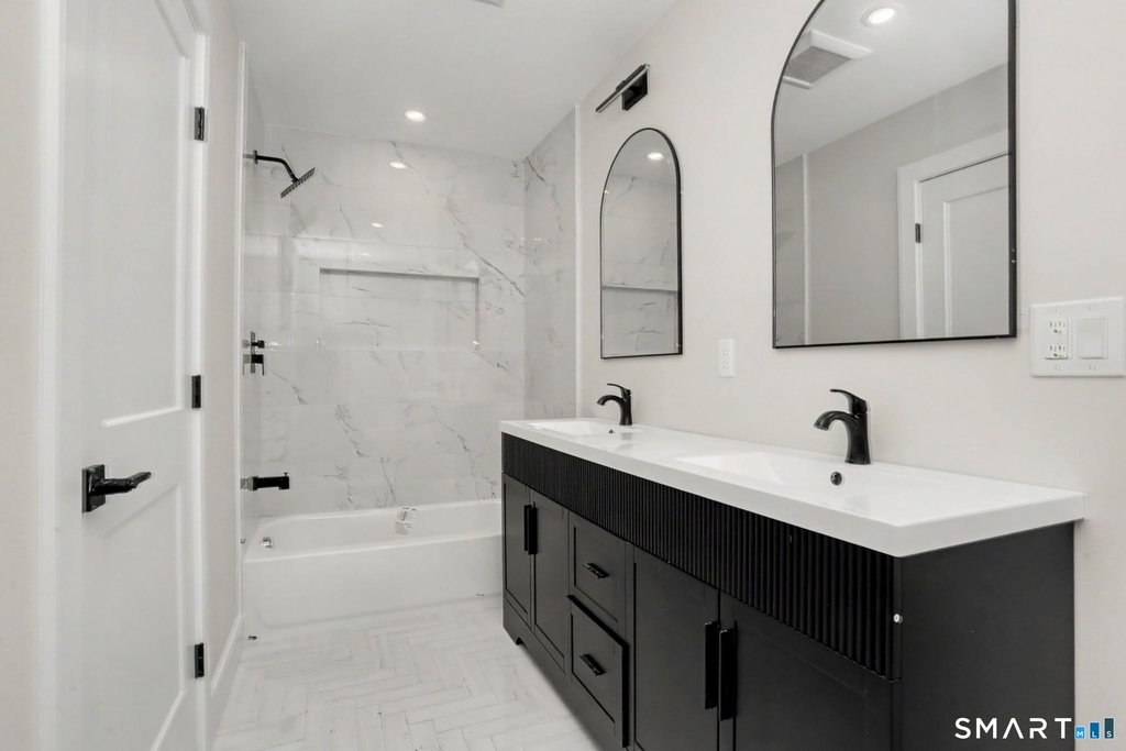 8 Benson Road - Photo 13