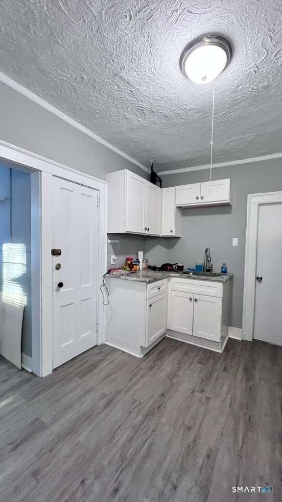 129 Quaker Lane - Photo 0