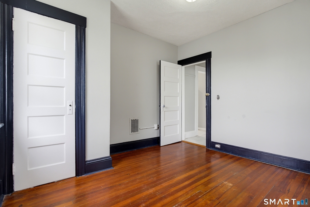 54 Hillside Avenue - Photo 15