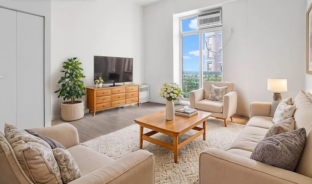 88 Fulton Street - Photo 0