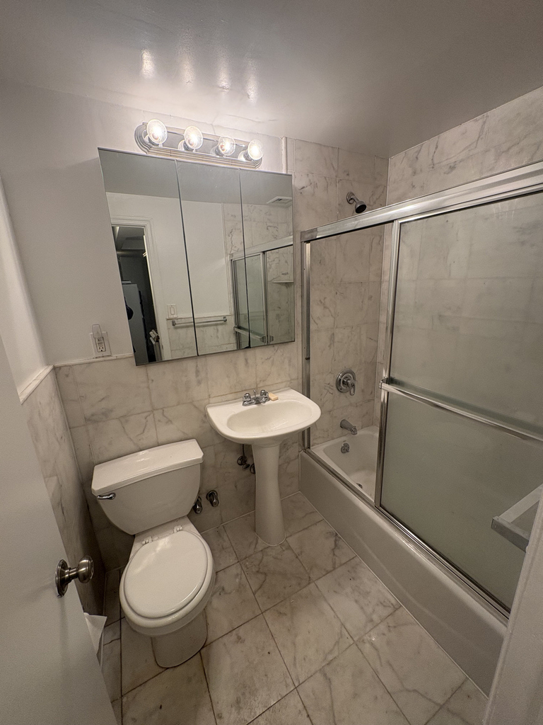 83rd Street/1st Avenue - Photo 4