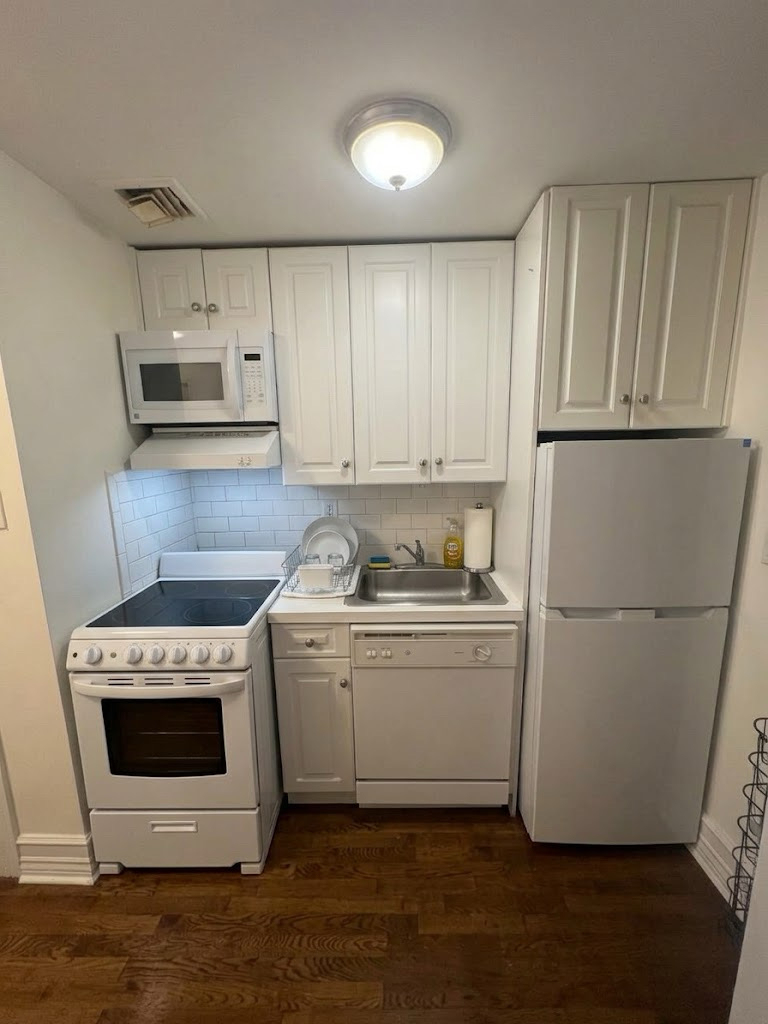 83rd Street/1st Avenue - Photo 3