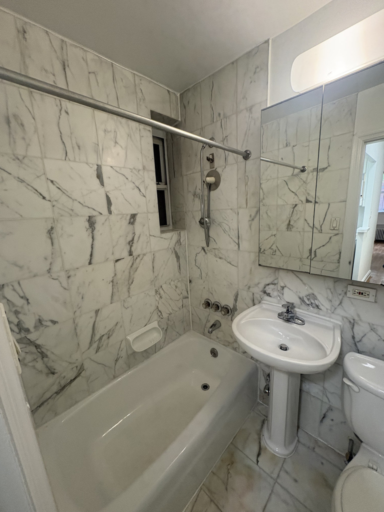 81st Street/1st Avenue - Photo 2