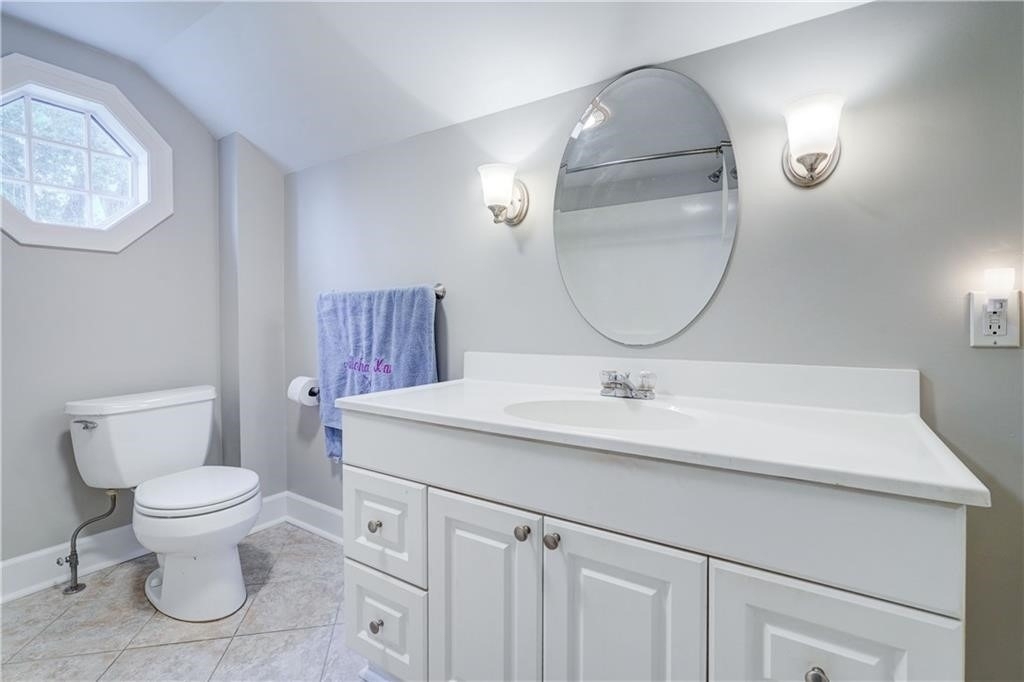 226 Stutson Street - Photo 2
