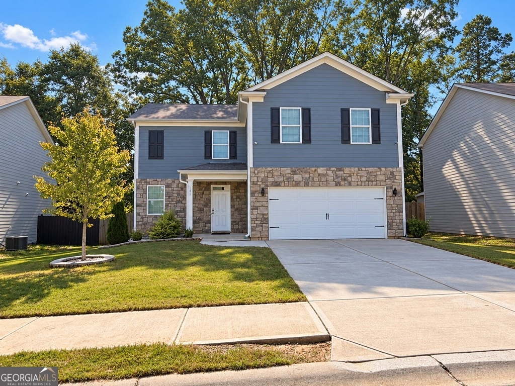 341 Starbuck Parkway - Photo 0