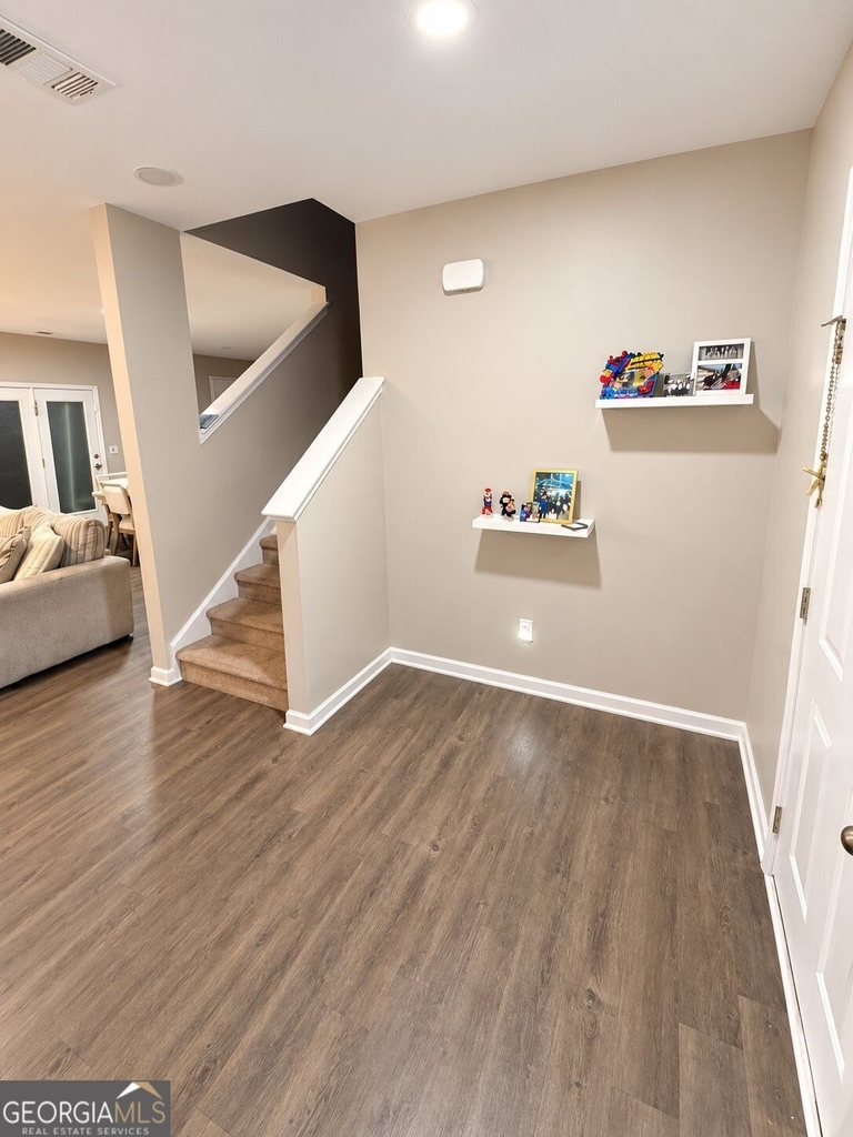341 Starbuck Parkway - Photo 1