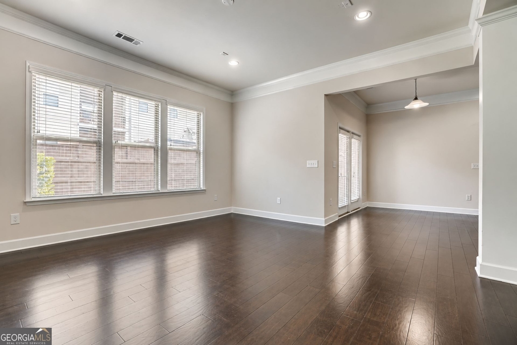 2544 Josselyn Lane Se - Photo 5