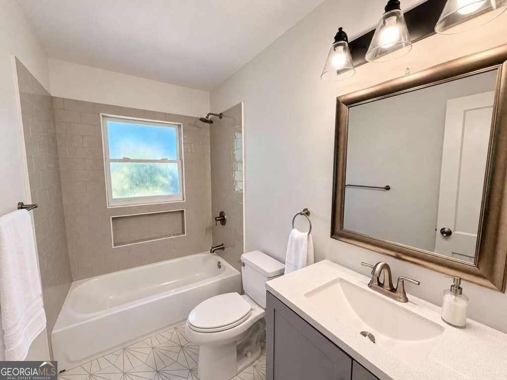 1438 Midlawn Drive - Photo 8