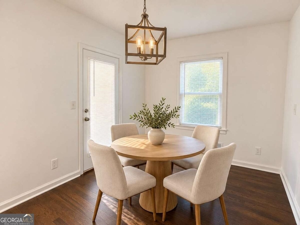 1438 Midlawn Drive - Photo 4