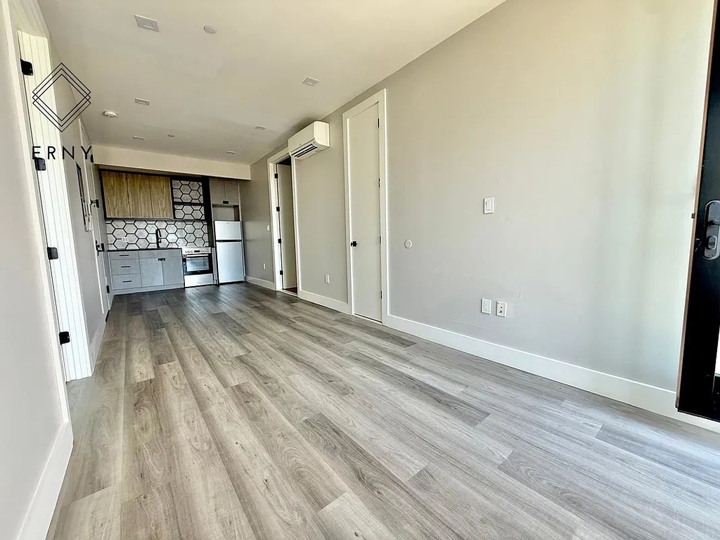 1565 New York Avenue - Photo 0