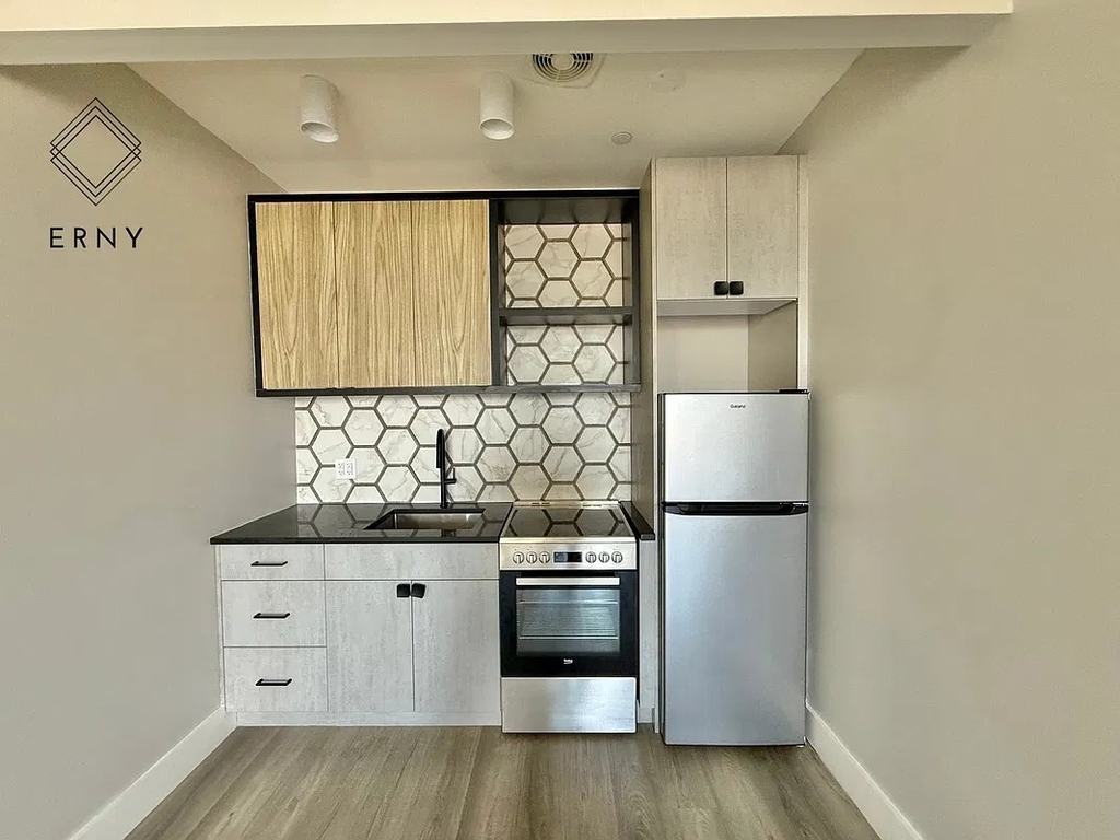 1565 New York Avenue - Photo 1