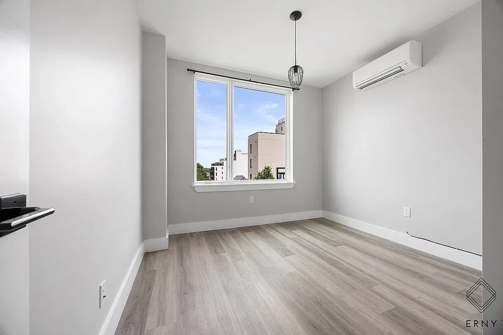 1565 New York Avenue - Photo 4