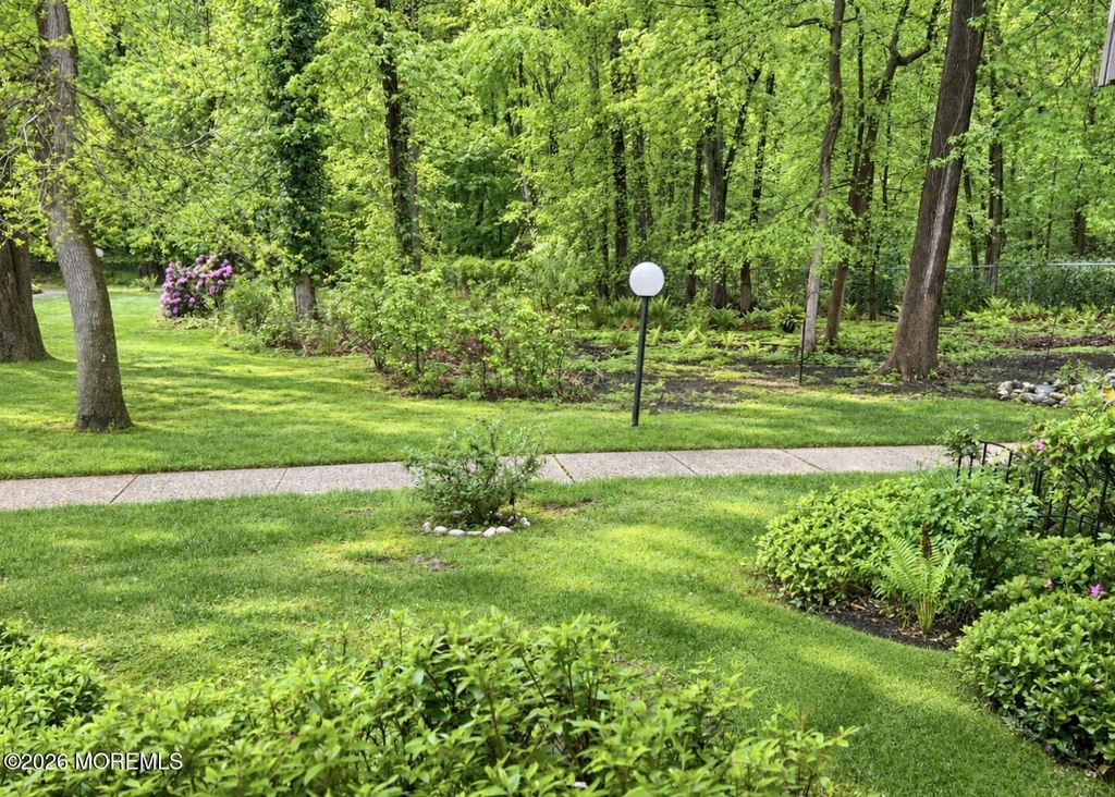 121 Lexington Court - Photo 13