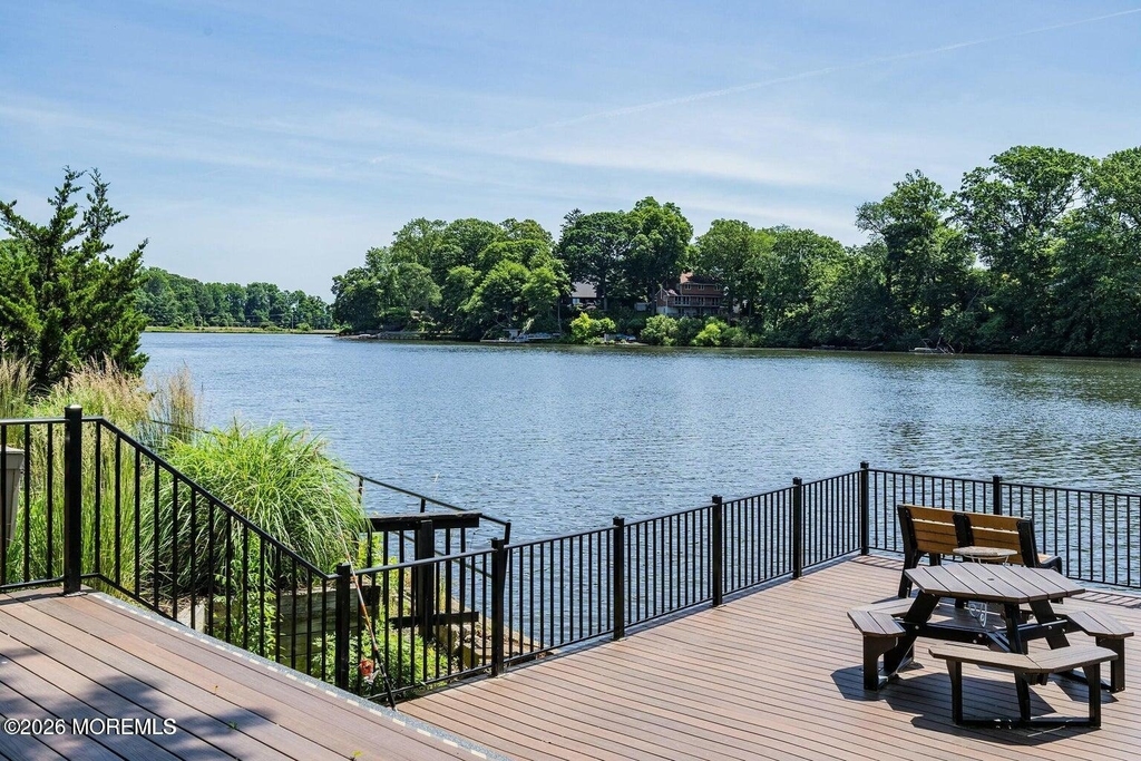 121 Lexington Court - Photo 16