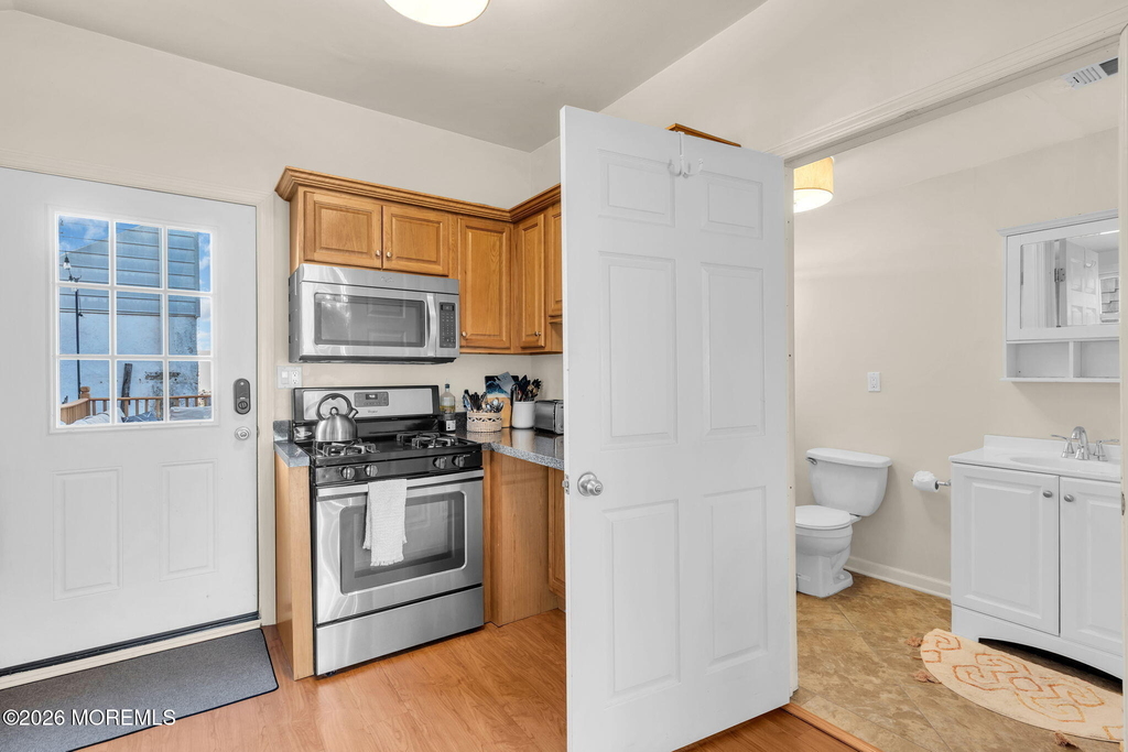 21 Center Street - Photo 11