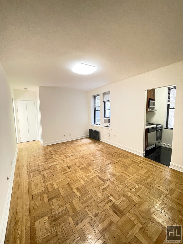 West 79 Street - Photo 6