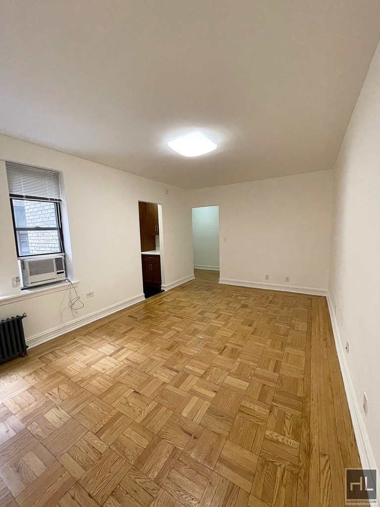 West 79 Street - Photo 4