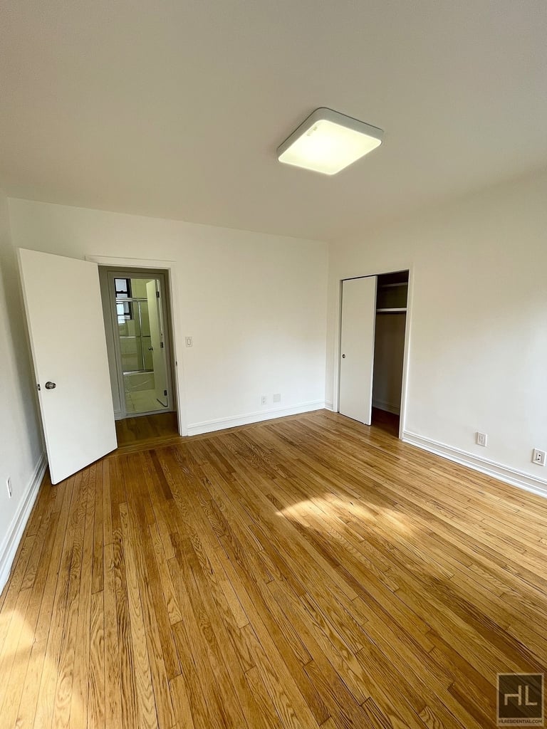 West 79 Street - Photo 3