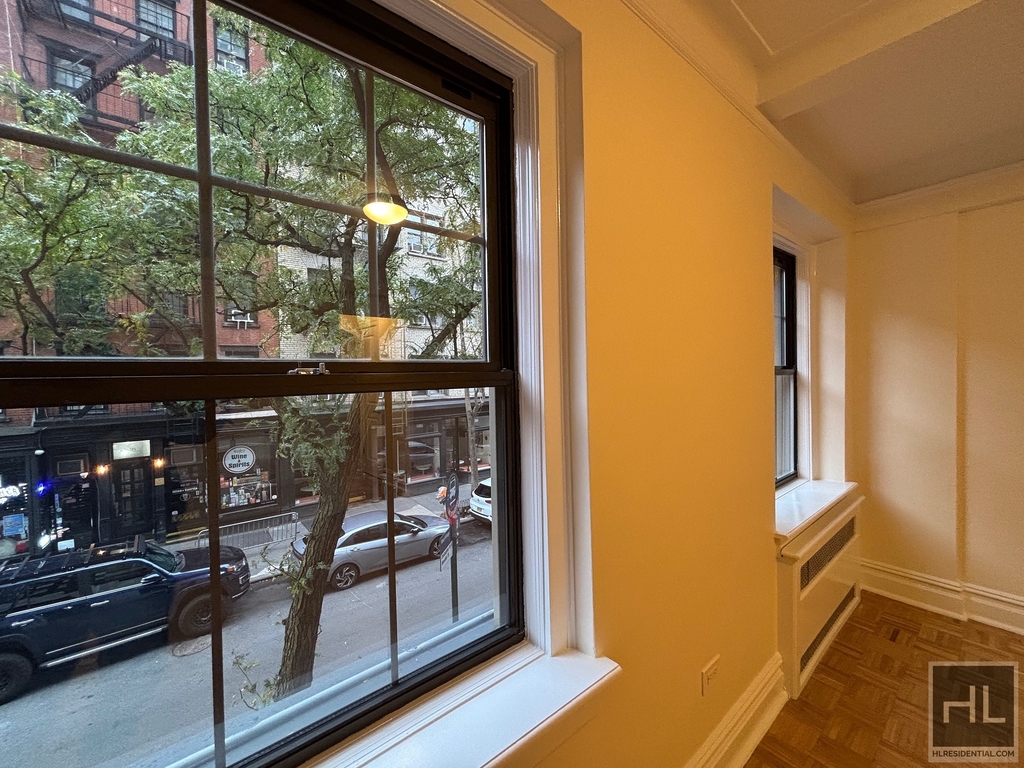 Christopher St - Photo 2