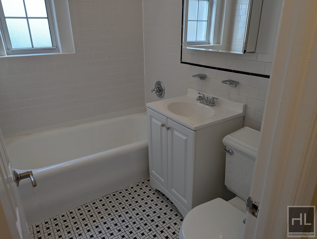 West 13 Street - Photo 2