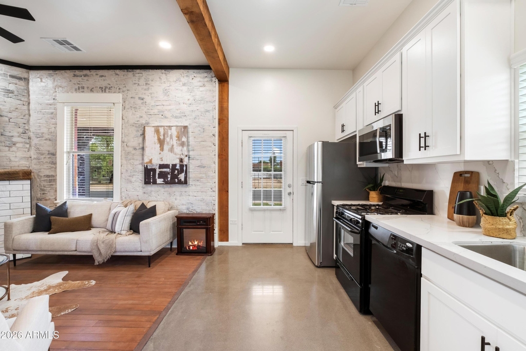 706 E Whitton Avenue - Photo 8