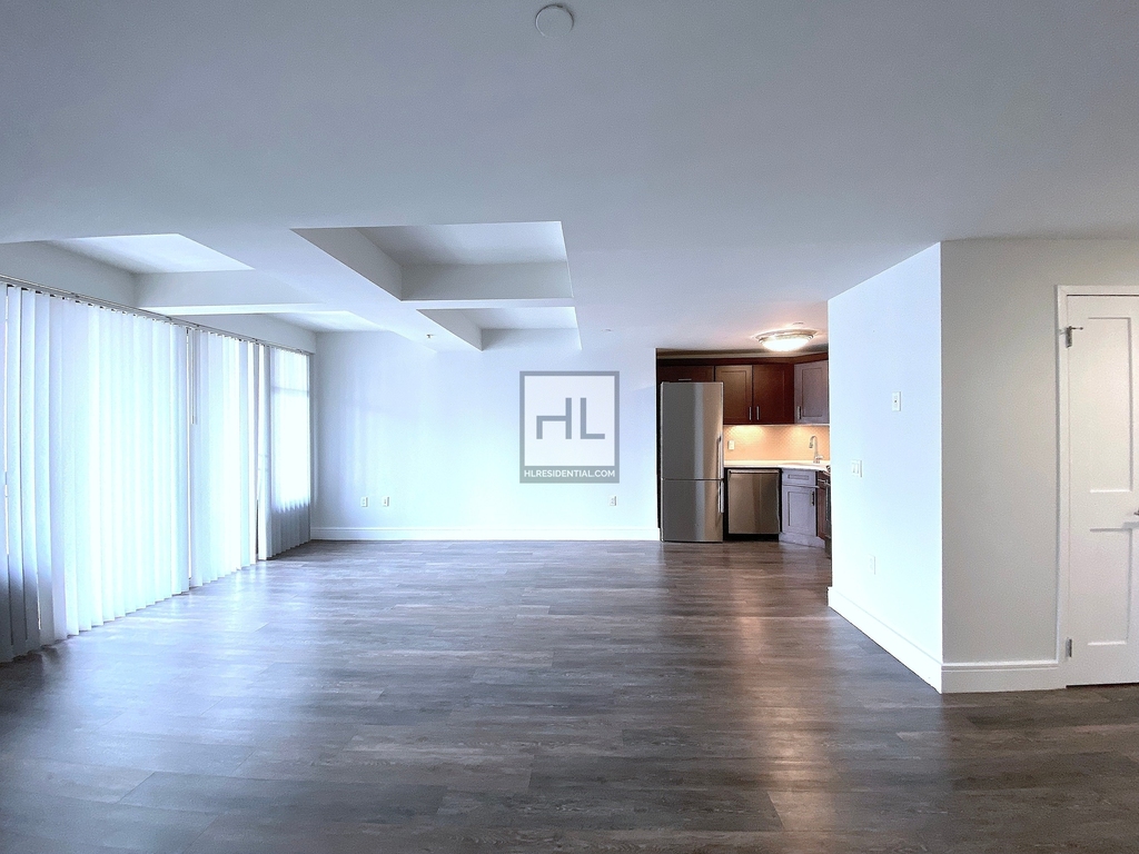 East 91st Street - Photo 0