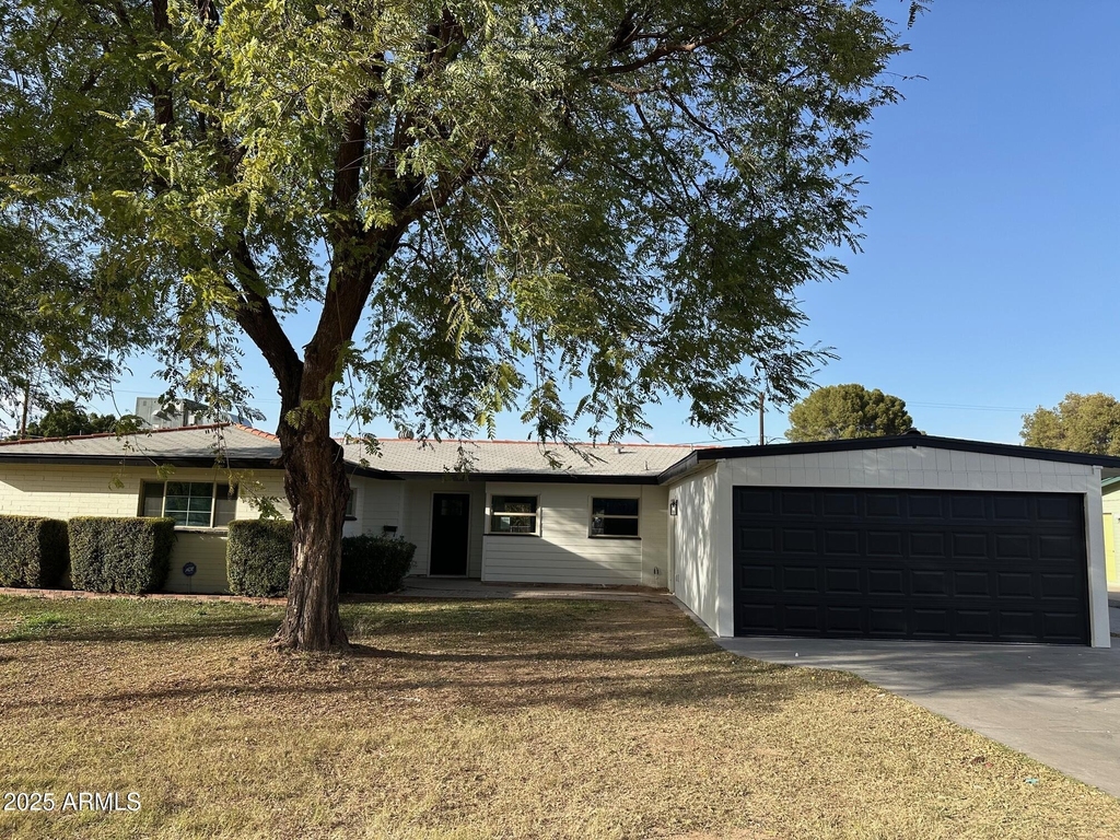4314 E Oak Street - Photo 1