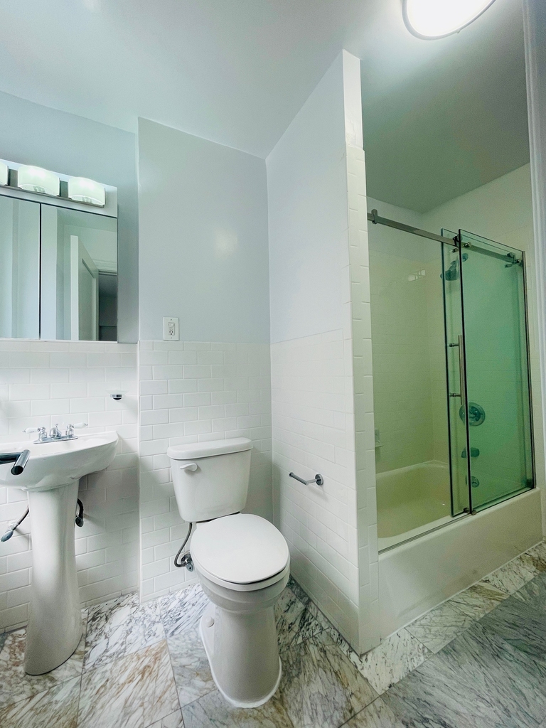 West 55th Street - Photo 12