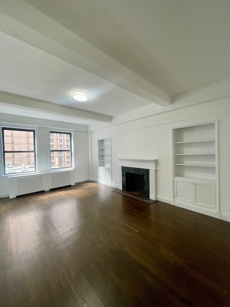 West 55th Street - Photo 0