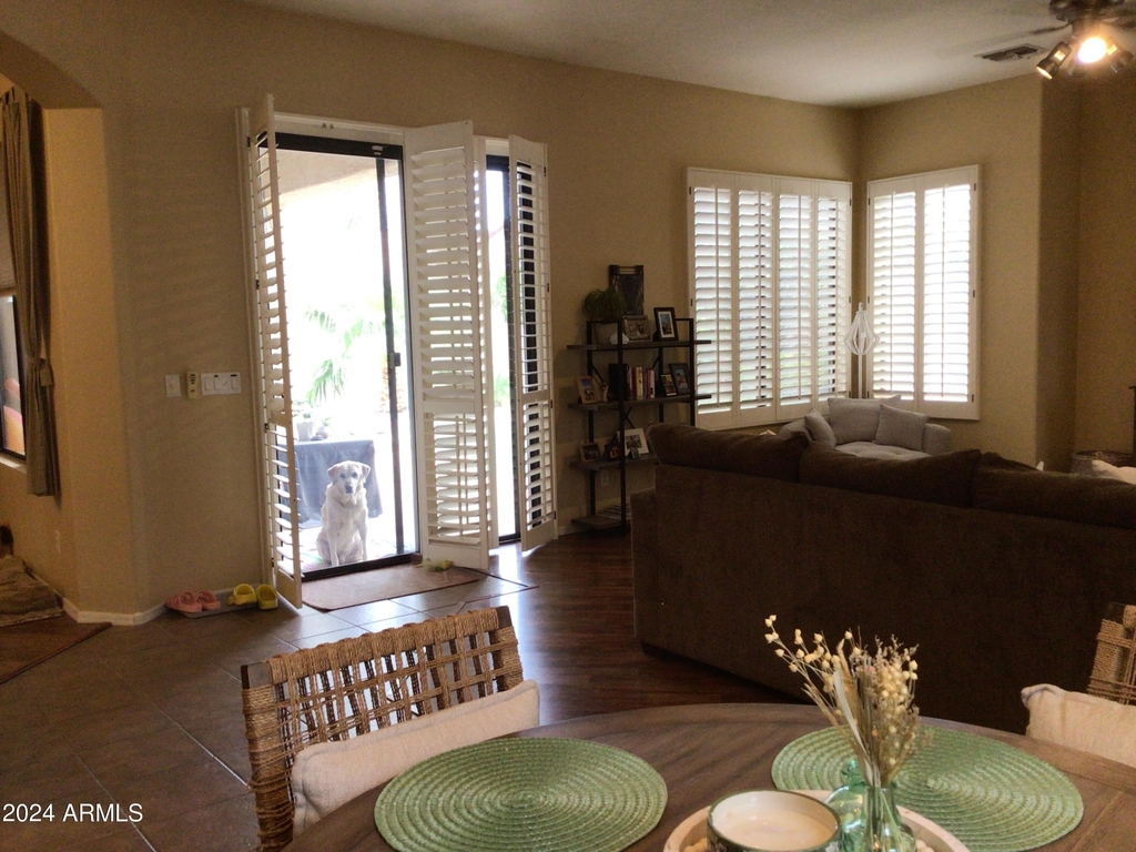 674 W Desert Broom Drive - Photo 10