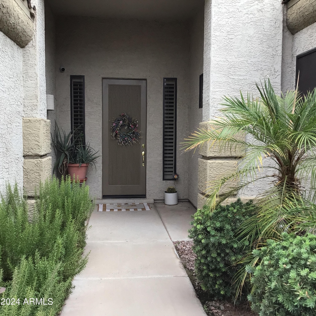 674 W Desert Broom Drive - Photo 1