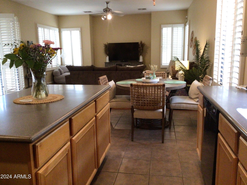 674 W Desert Broom Drive - Photo 14
