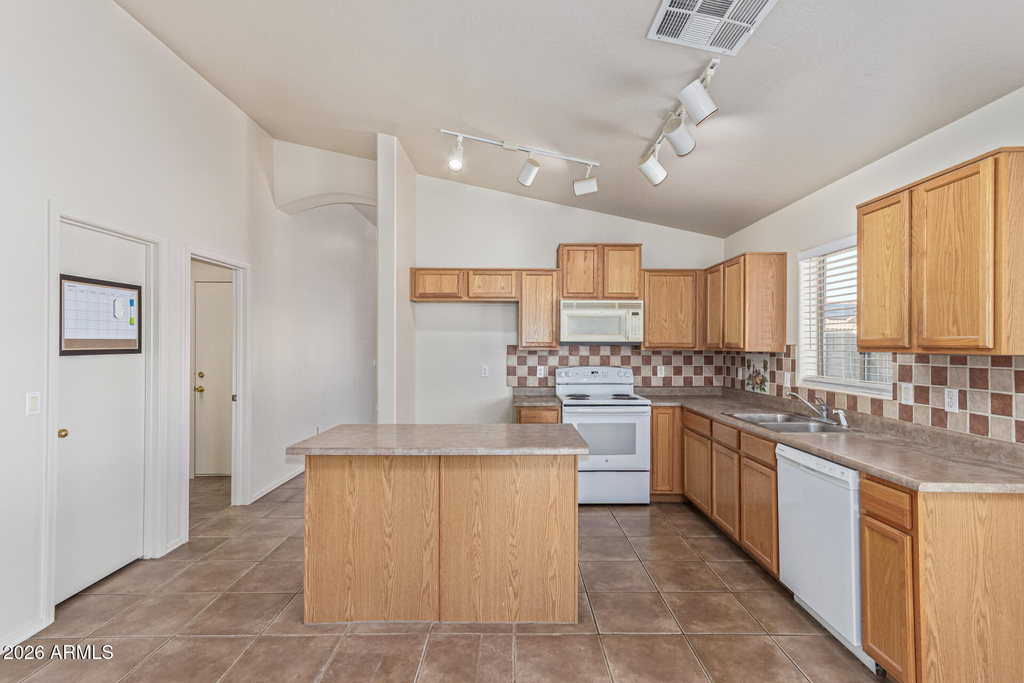 25781 W Dunlap Road - Photo 4