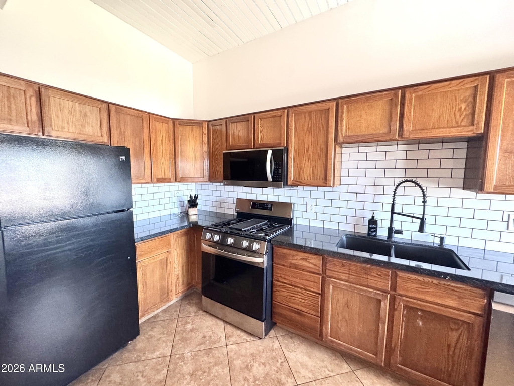 706 E Whitton Avenue - Photo 2