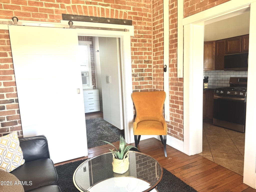 706 E Whitton Avenue - Photo 10