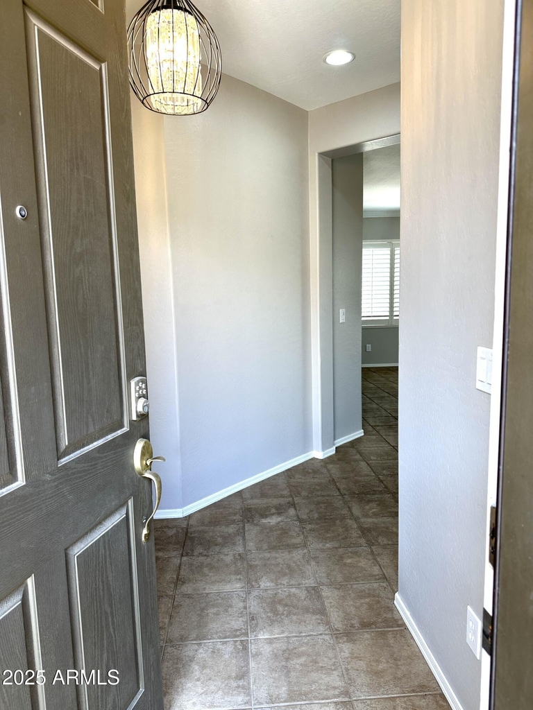 1719 W Owens Way - Photo 0