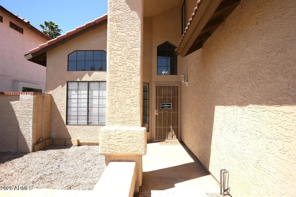 924 E Manor Drive - Photo 3