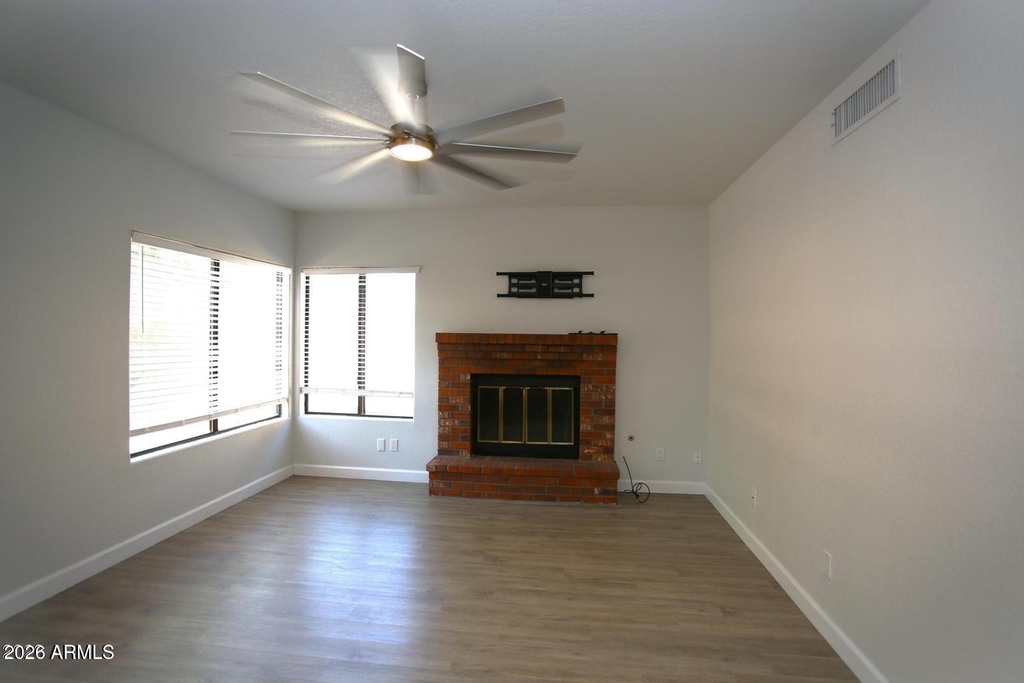 924 E Manor Drive - Photo 6
