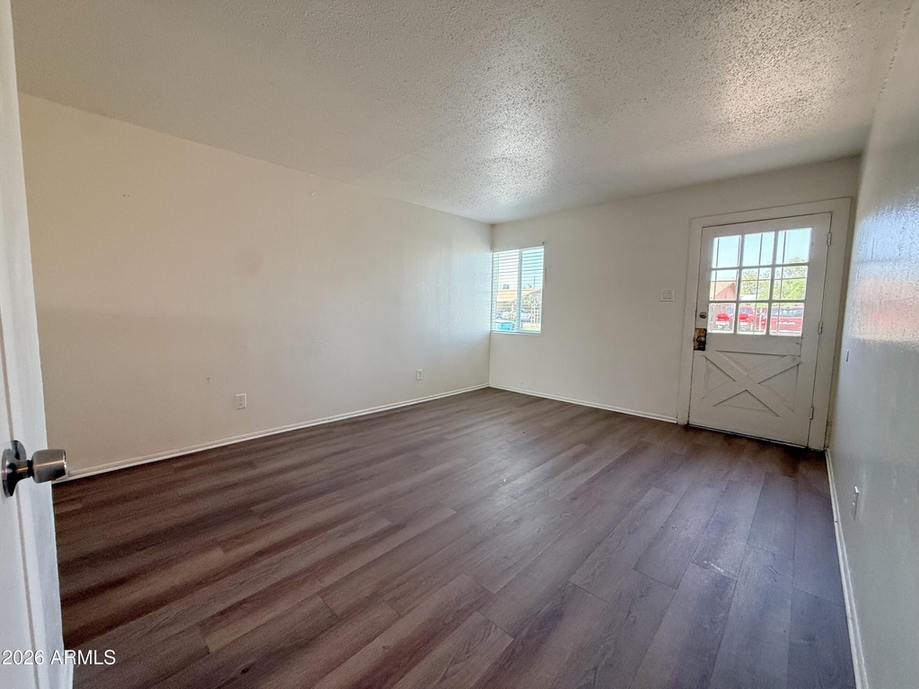 5825 W Flower Street - Photo 3