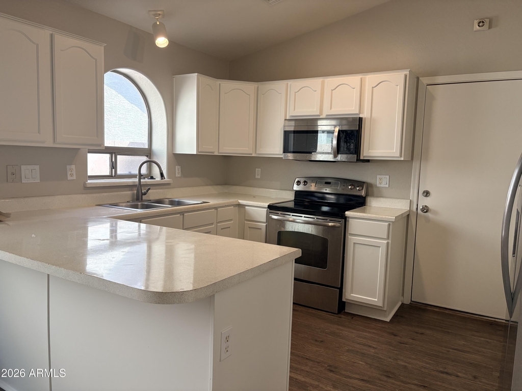 86 W Gold Dust Way - Photo 1