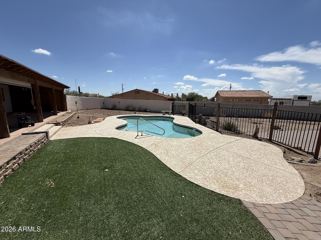 2914 N Hawes Road - Photo 2